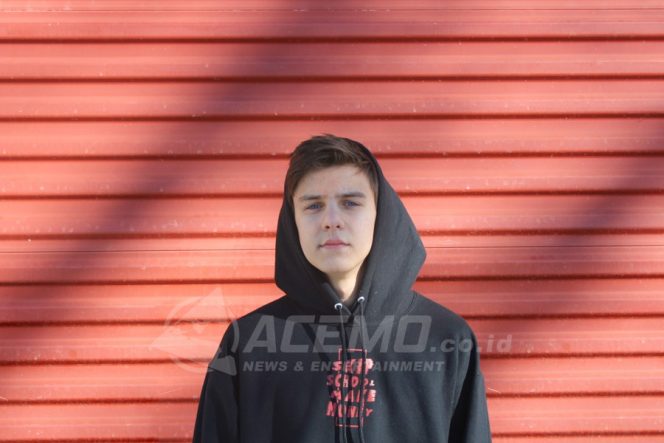 
 There are four recommended vaccines that preteens should get when they are 11 or 12 years old. If you have an older kid like a teen, they’ll need a booster dose of one of the shots.