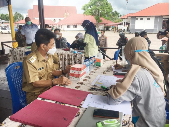 
 Wabup Wempi Canangkan Vaksinasi Covid-19 Di Mansel