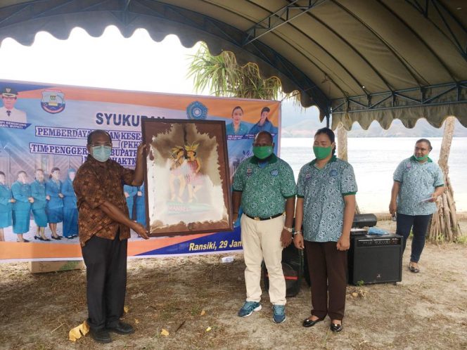 
 Mengakhiri Masa tugas, TP-PKK Kab.Mansel Masa Bakti 2016-2020 Gelar Syukuran di Pantai Syari