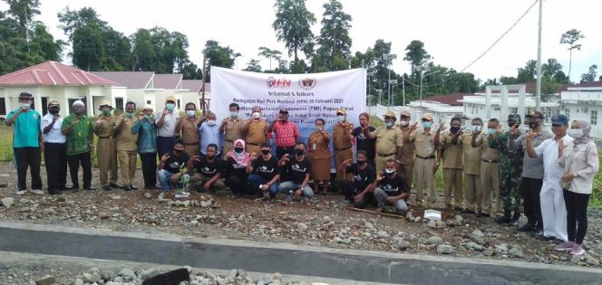 
 Peringati HPN, Wartawan Mansel Lakukan Penanaman Pohon