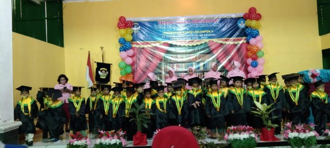 
 53 Siswa Lulusan TK Kemala Bhayangkari 08 Ransiki Diwisuda