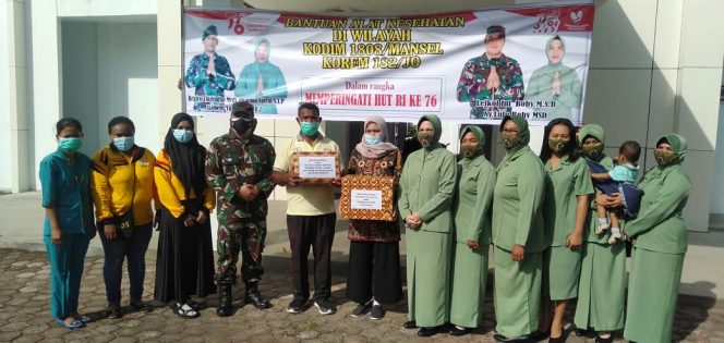 
 Sambut HUT ke-76 RI, Kodim 1808/Mansel Beri Bantuan Alkes Kepada Puskesmas Momiwaren
