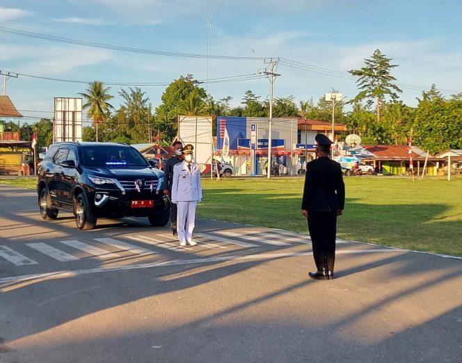 
 Wabup Rengkung Pimpin Upacara Penurunan Bendera di Mansel