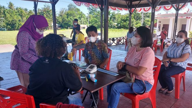 
 Wabup Wempi Minta Warga Mansel Ikuti Vaksinasi Untuk Tangkal Virus Corona