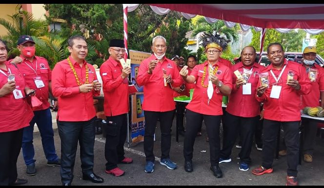 
 Takjub Dengan Rasa Coklat Ransiki, Politisi PDI-P, Sukur Nababan Janji Perjuangkan ke Komisi IV DPR RI