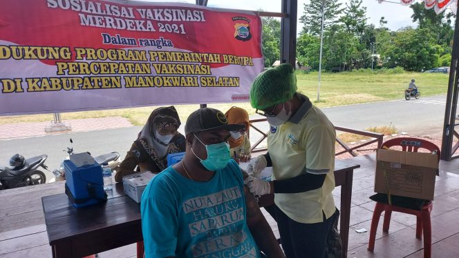 
 Dongkrak Capaian Vaksinasi, Polres Mansel Gelar Vaksinasi Massal Undian Berhadiah