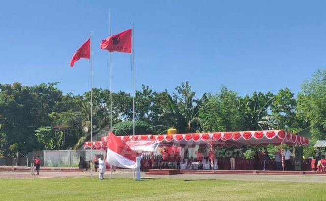 
 Markus Waran Pimpin Upacara Peringatan HUT PDI Perjuangan Ke-49