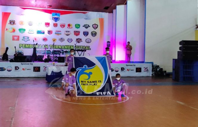 
 Buka Turnamen Futsal Acemo Cup I, Bupati Hermus Harap Generasi Muda Bangun Prestasi Olahraga