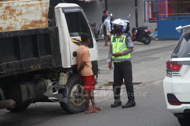
 Sebelum Penindakan, Satlantas Polres Manokwari Sosialisasi ODOL Hingga Maret