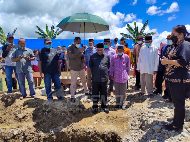 
 Letakkan Batu Pertama Pembangunan Mesjid Riyadhul Jinan, Pemda Akan Bantu Rp.500 Juta