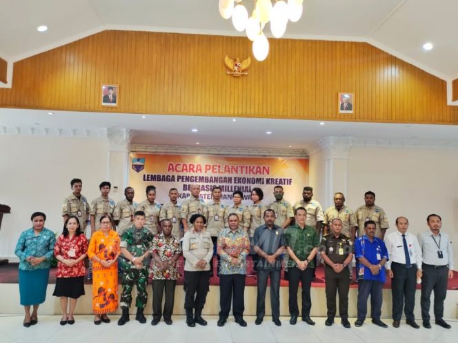 
 Lantik Pengurus LPEKBM, Bupati Hermus Dorong Kemandirian Ekonomi Dari Generasi Milenial