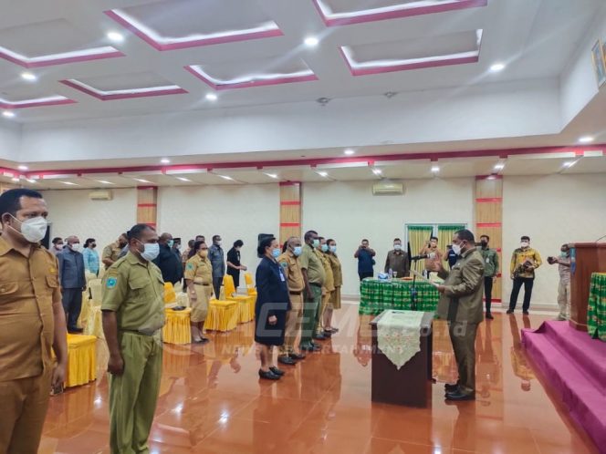 
 Ingin Optimalkan Sistem Pemerintahan, Bupati Manokwari Lantik Sejumlah Pejabat