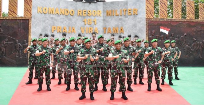 
 Pangdam Gabriel Lema Minta Prajurit Korem 181/PVT Tanamkan Rasa Bangga Terhadap Profesi