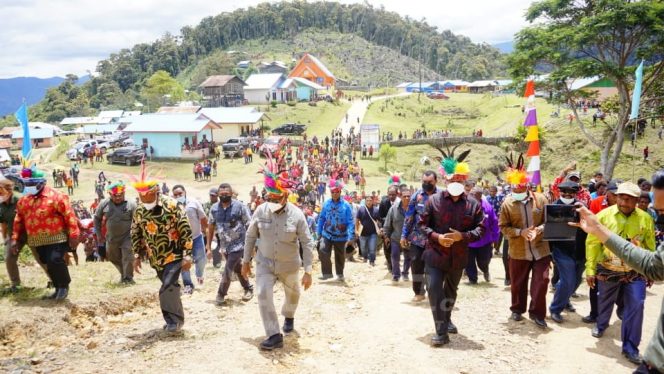 
 Bupati Hermus Indou Hadiri Peresmian Kantor Majelis Daerah GPKAI Catubouw Pegunungan Arfak