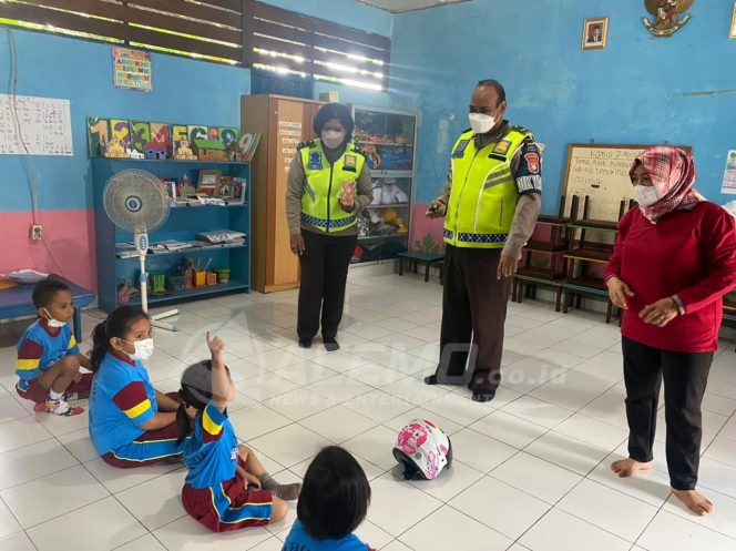 
 Tumbuhkan Budaya Lalu Lintas Sejak Dini, Satlantas Polres Manokwari Kunjungi Paud Fasharkan
