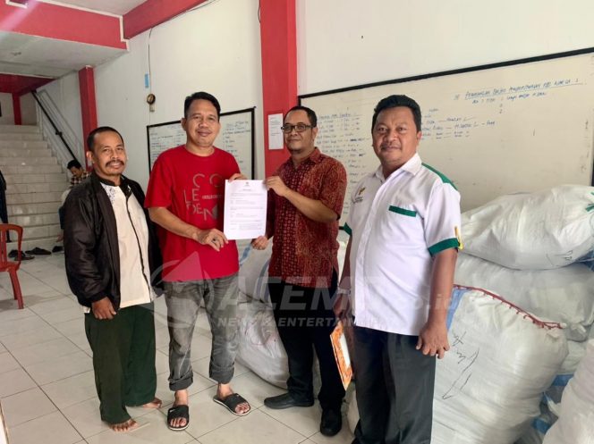 
 Sinergi Baznas Papua Barat dengan KKSS Salurkan 200 Paket Sembako Ramadhan
