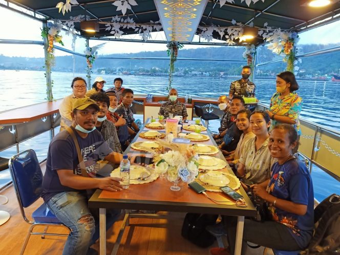 
 Perkenalkan Cafe Apung Akwai, Kafasharkan Manokwari Silahturahmi Bersama Insan Pers