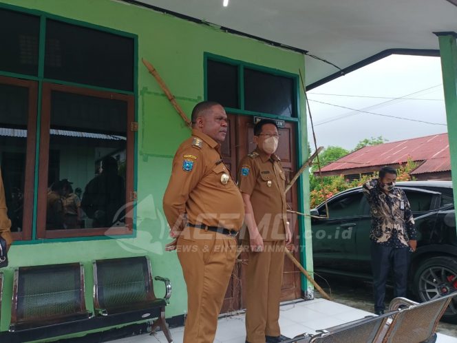 
 Sempat Ada Kontra, Bupati Hermus Buka Palang Puskesmas Wosi dan Ganti Plt Kapus