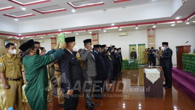 
 Bupati Hermus Indou Lantik Sekwan dan 9 Kepala Dinas di Lingkup Pemda Manokwari