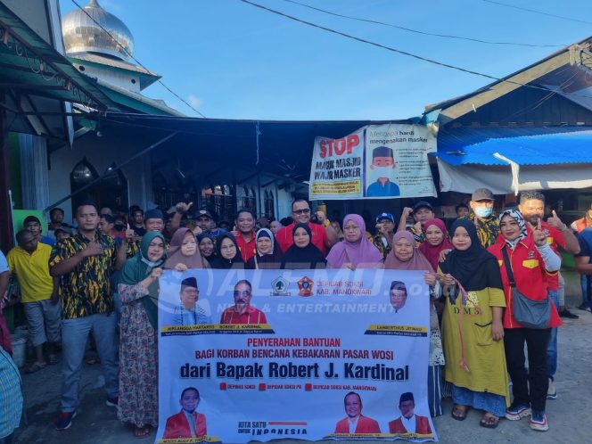 
 Sambangi Korban Kebakaran Pasar Wosi, DPC SOKSI Manokwari Beri Bantuan 350 Karung Beras