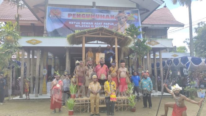 
 Dikukuhkan Sebagai Ketua DAP Wil. III Doberai, Kellyopas Meidodga Diminta Jaga Adat Papua