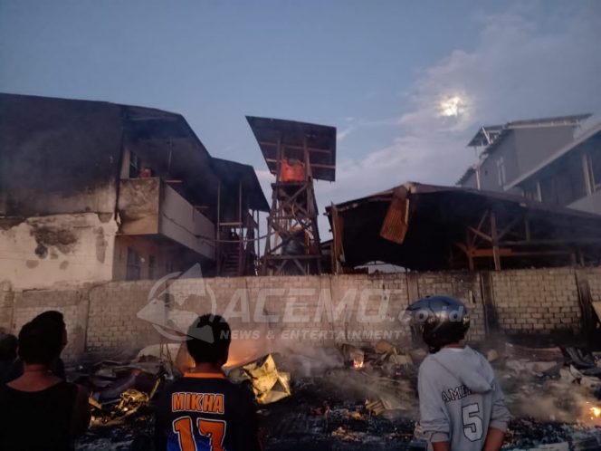 
 Ironis, Bantu Padamkan Api Saat Kebakaran Malah Jadi Korban Penjarahan