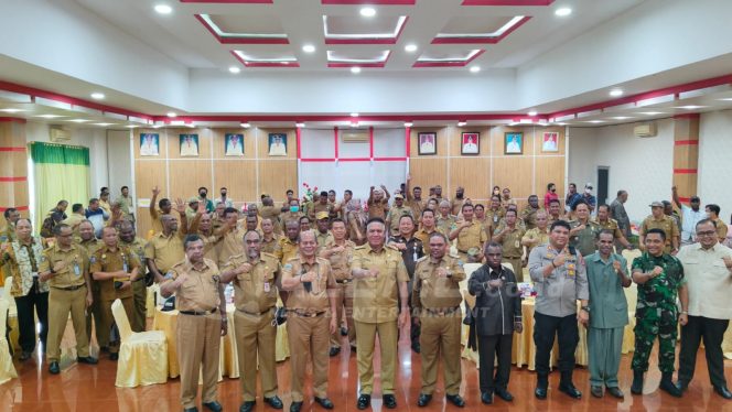 
 Terima Kunjungan Pj Gubernur, Bupati Hermus Paparkan Program Pembangunan Manokwari