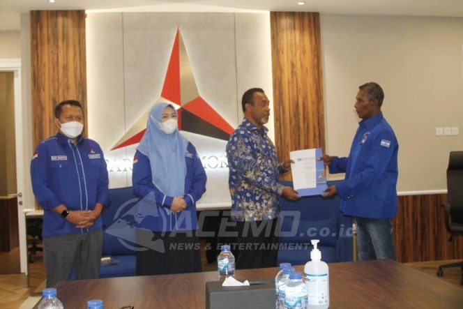 
 Yohanis Bieth Resmi Nahkodai DPC Demokrat Manokwari Selatan