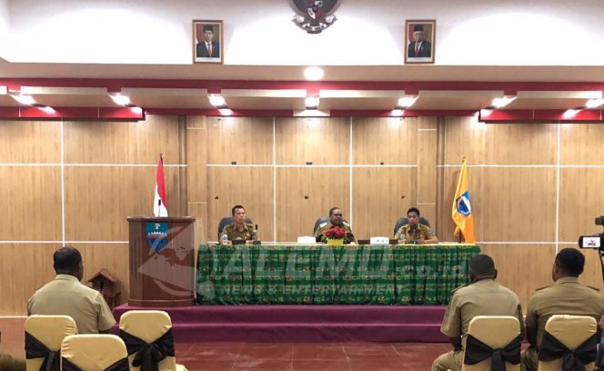 
 Lurah Dan Kepala Distrik Diminta Bantu Dukcapil Dalam Pendataan Warga