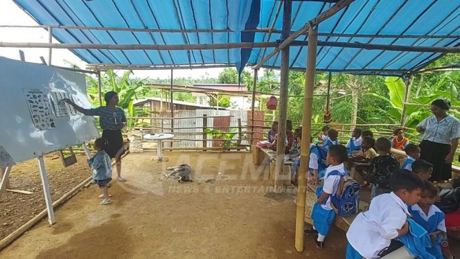 
 Prihatin Banyak Anak Tak Sekolah di Kampung Rourouw II Sogun, Theresia Ngutra Dirikan Sekolah Gratis