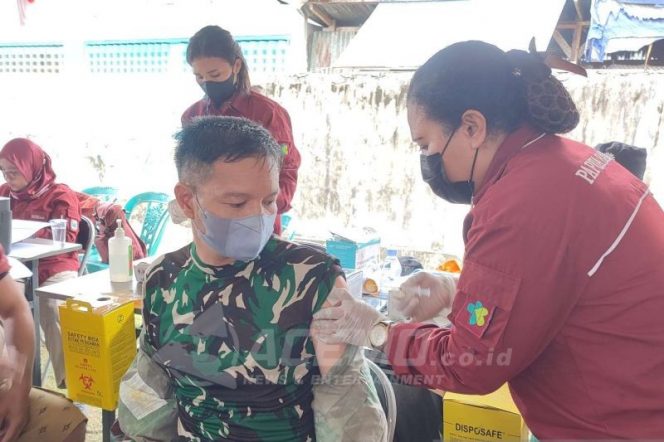 
 Tenaga Kesehatan di Papua Barat Mulai Dapat Vaksinasi Penguat Kedua
