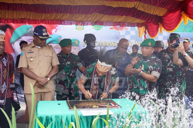 
 Pangdam XVIII/Kasuari Canangkan 1000 Titik Air Bersih Untuk Papua Barat