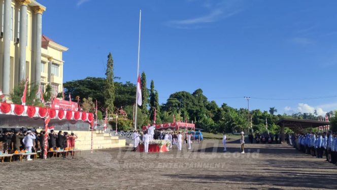 
 Bupati Hermus Indou Pimpin Upacara HUT ke-77 RI di Lingkup Pemkab Manokwari