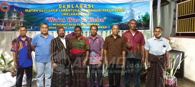 
 Dikukuhkan, Stevanus Sina Koten Pimpin Ikatan Keluarga Larantuka Kabupaten Manokwari
