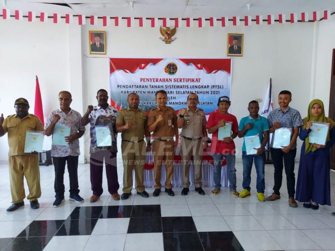 
 2.893 Sertifikat PTSL Di Mansel Diserahkan Kantor Pertanahan Manokwari