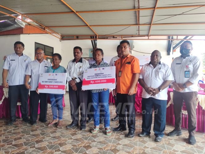 
 Pemkab Manokwari Salurkan 10.316 Bantuan Sembako dan 384 BLT BBM Tahap I