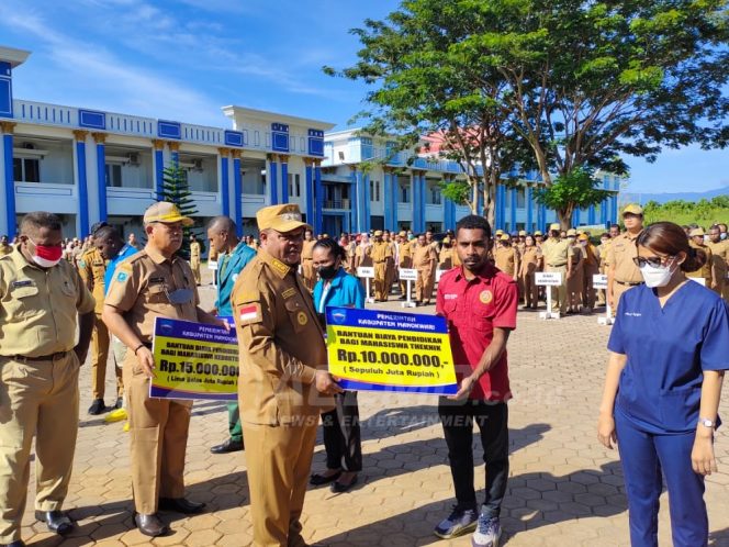 
 Tahun Ini Pemda Manokwari Beri Dana Bantuan Pendidikan Rp 3,6 Milyar Kepada 589 Mahasiswa