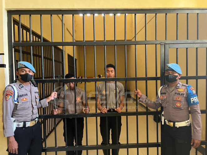 
 Dua Oknum Polisi Pembuat Konten “Jilat Kue HUT TNI” Dijatuhi Sanksi Pemecatan