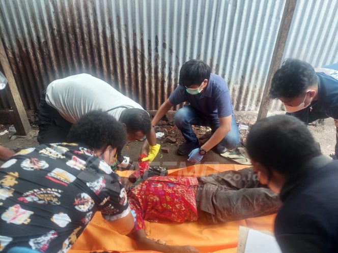 
 Mayat Pria Paruh Baya Ditemukan di Pasar Wosi