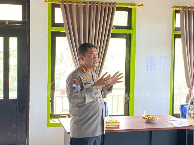 
 Dirbinmas Polda Papua Barat Tatap Muka Bersama LMA 7 Suku di Teluk Bintuni
