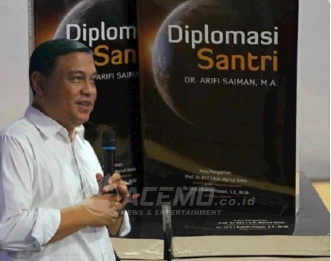 
 Memperkenalkan Diplomasi Santri di Negeri Paman Sam (Resensi Buku “Diplomasi Santri”)