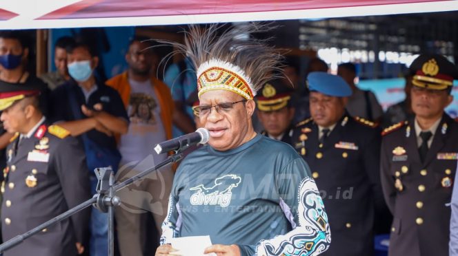 
 Peringati HSP di Bawah Laut, Wamendagri Harap Putra-Putri Papua Mampu Jadi Pemimpin Bangsa