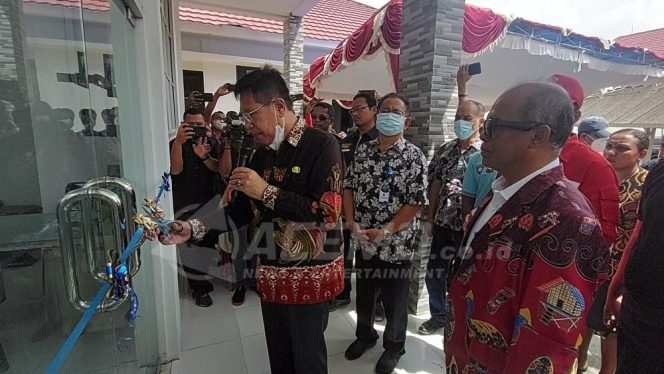 
 Wakil Bupati Edi Budoyo Resmikan Gedung UTD dan IBS BLUD RSUD Manokwari