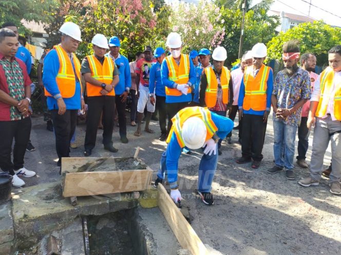 
 Beri Kado HUT Manokwari, Pemda Perbaiki Jalan Pemukiman Di 5 Lokasi