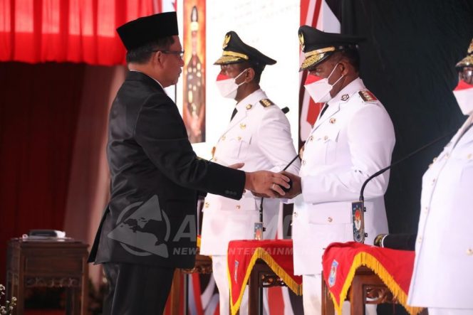 
 Mendagri Lantik Tiga Penjabat Gubernur DOB Papua