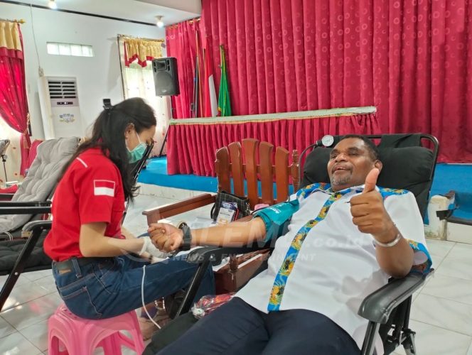 
 Sambut HAB Ke-77 Kemenag Papua Barat Gandeng PMI Gelar Donor Darah