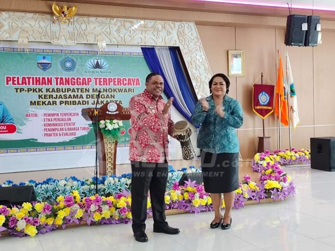 
 Bupati Hermus Dukung Peningkatan Kapasitas Kepemimpinan Tim PKK Manokwari