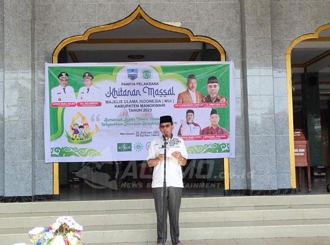 
 Wabup Manokwari : Sunat Baik Untuk Kesehatan Reproduksi