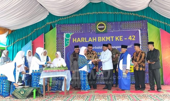 
 Harlah ke-42 tahun, Bupati Hermus Harap BKMT Jadi Wadah Bernaung Para Muslimah