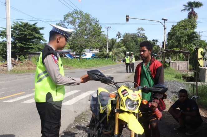 
 Satu Minggu Ops Keselamatan Mansinam, Polda PB Terus Imbau Masyarakat Patuh dan Tertib Lalu Lintas